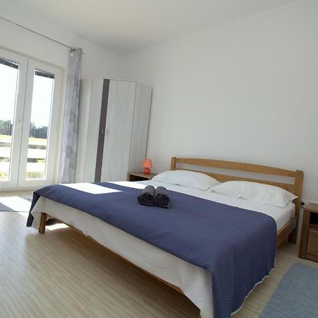 Apartmani Loli Ugljan Exterior foto