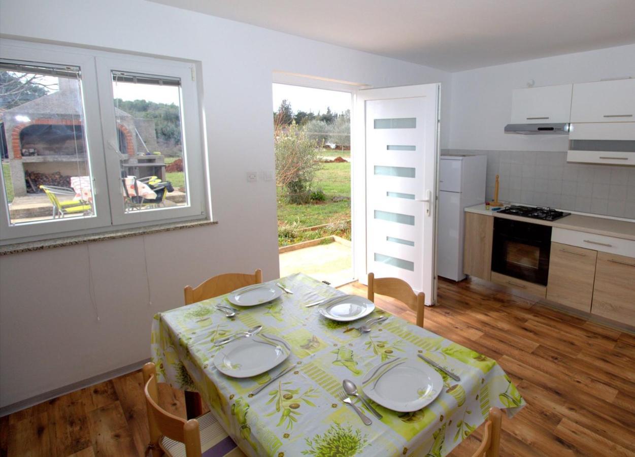 Apartmani Loli Ugljan Exterior foto