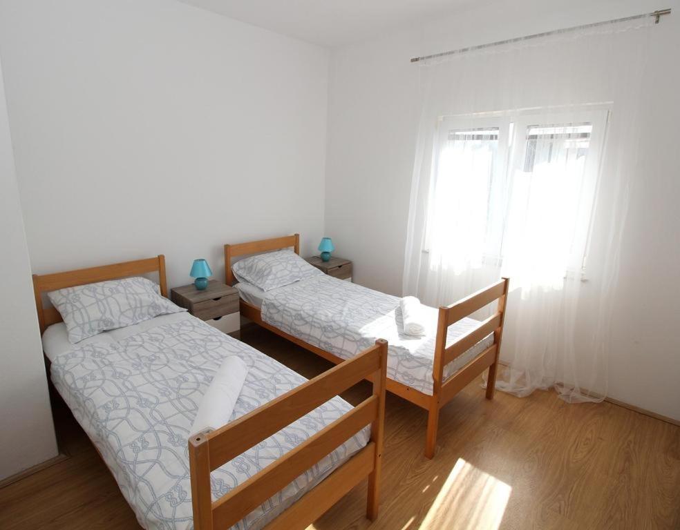 Apartmani Loli Ugljan Exterior foto